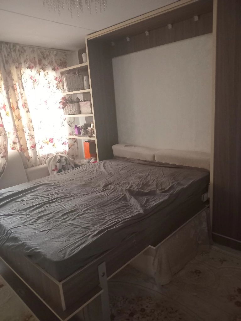 Продам  кровать-шкаф-диван, кресло качалка,