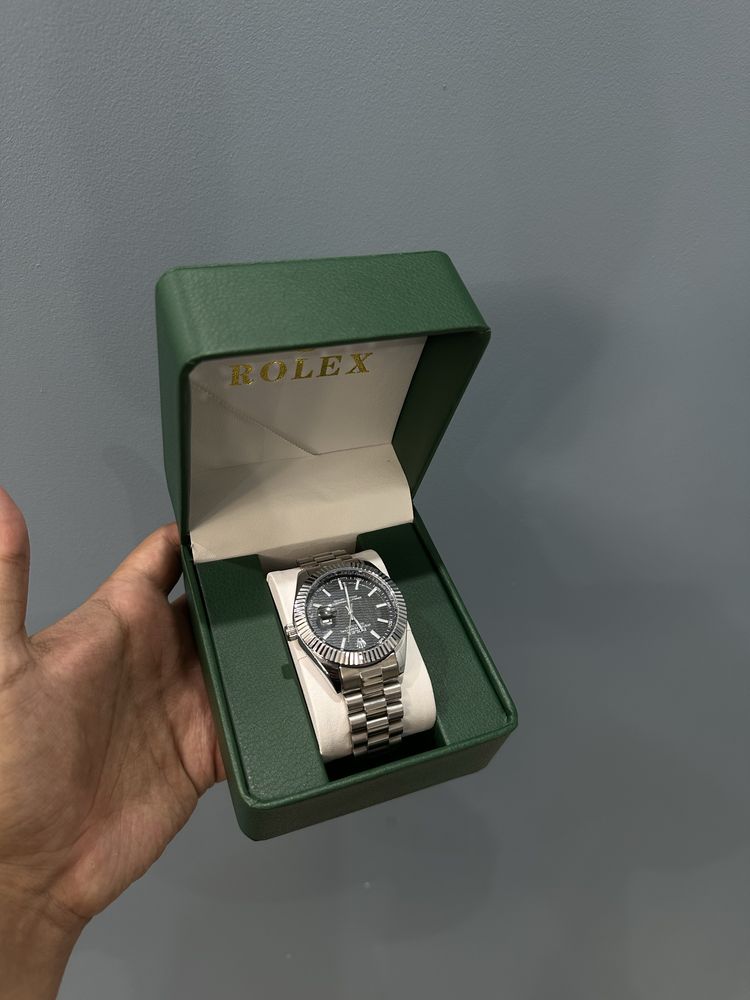 часы rolex,серые