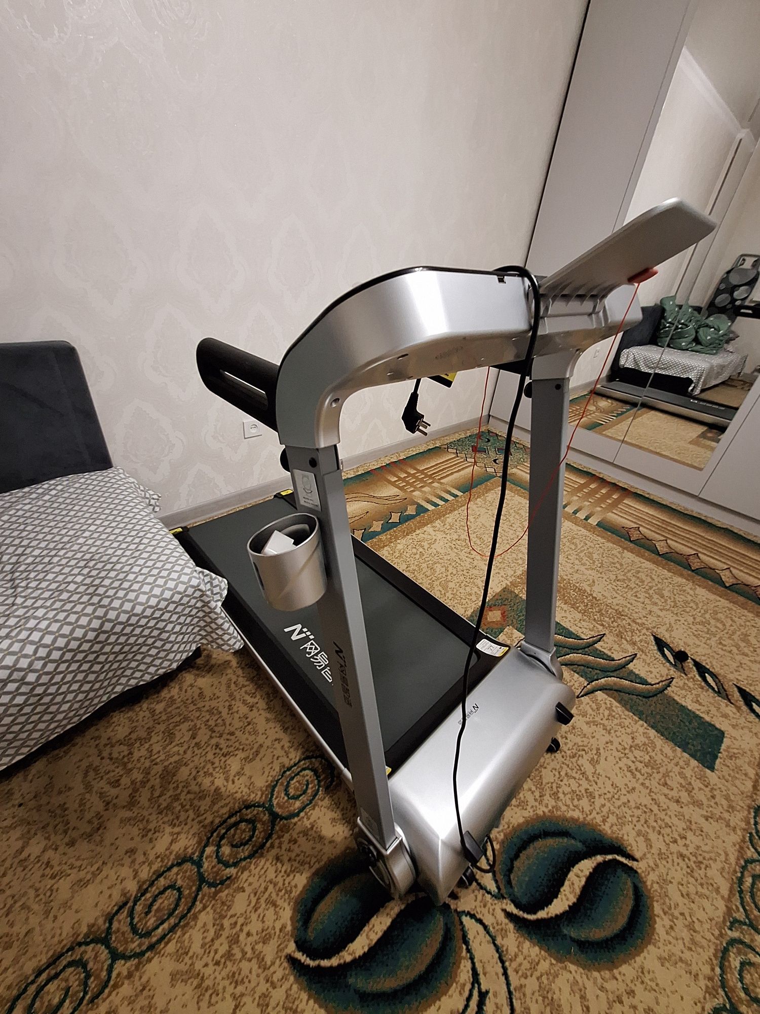 Продам беговую дорожку