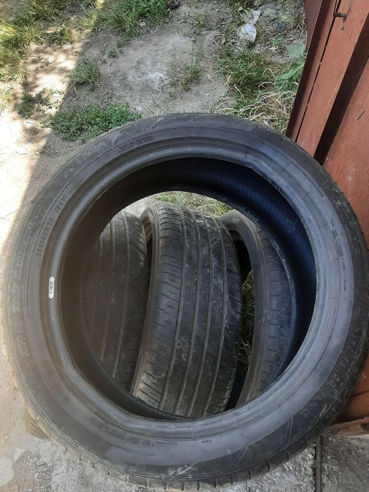 Продам шины 255/45/20 данлап SP SPORT MAKXX 050