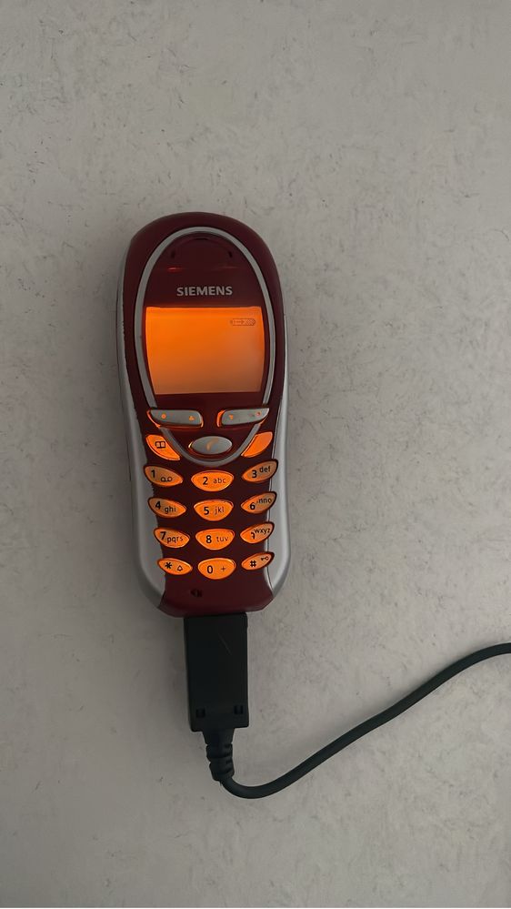 Продам Siemens A50 Red