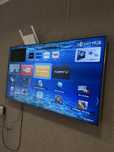 Телевизор Samsung Smart tv. 120 диагональ