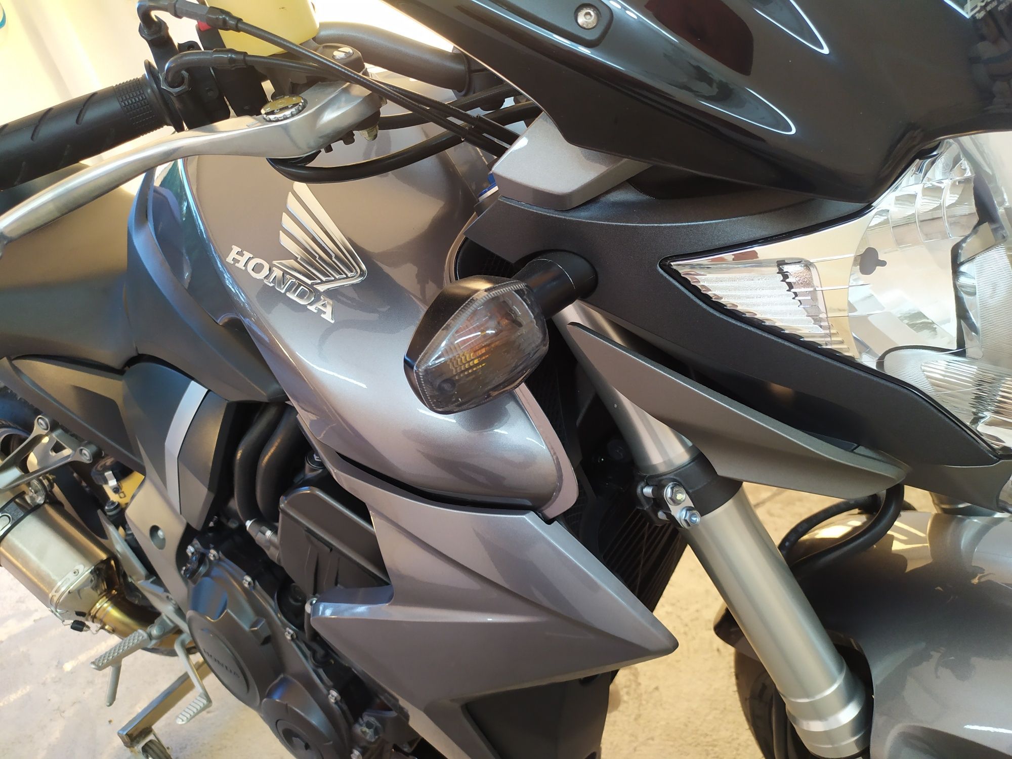 Мотоцикл HONDA CB1000R