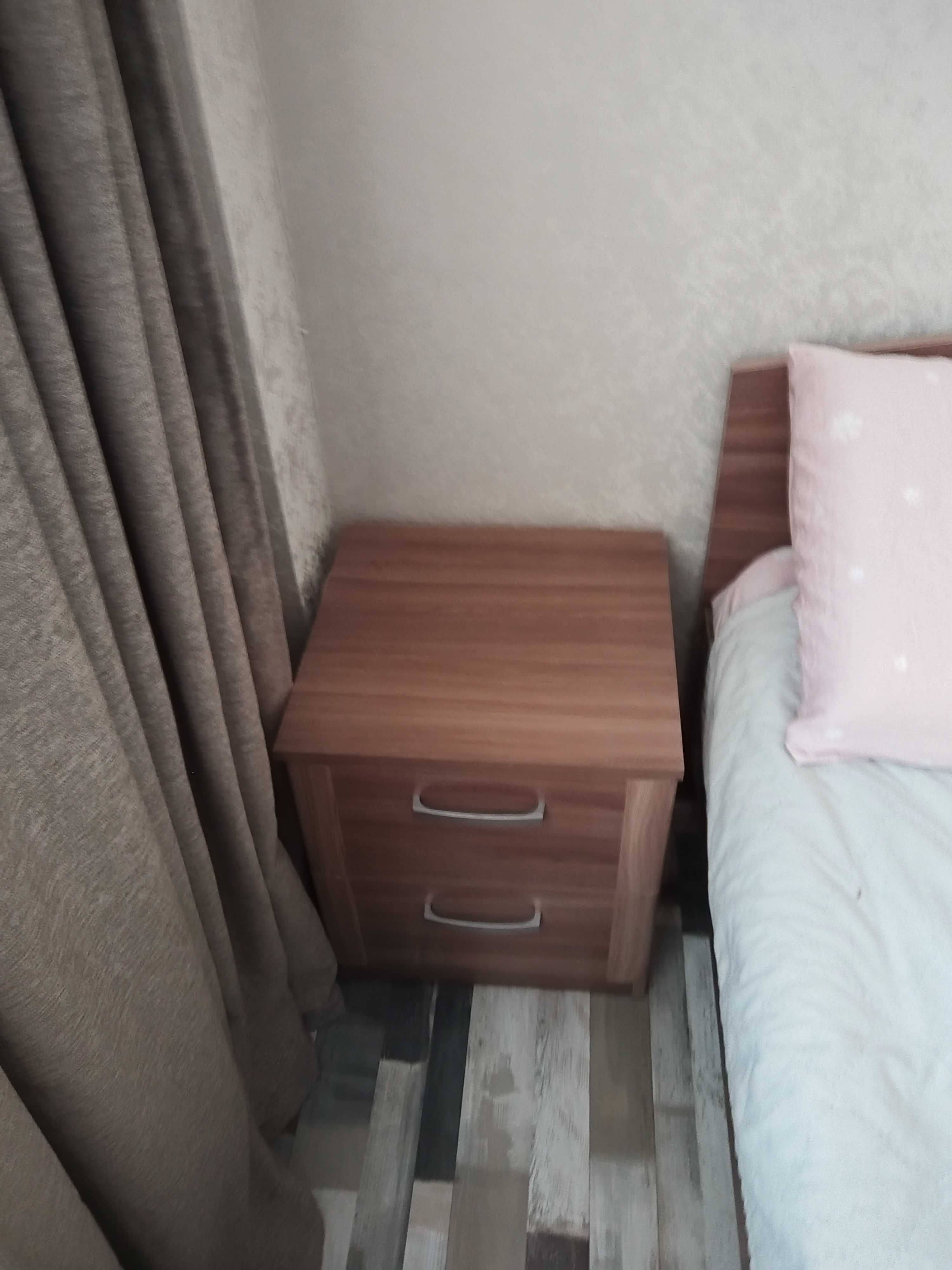 Шкаф плательный + прикроватные 2 тумбочки+ кровать двуспальная