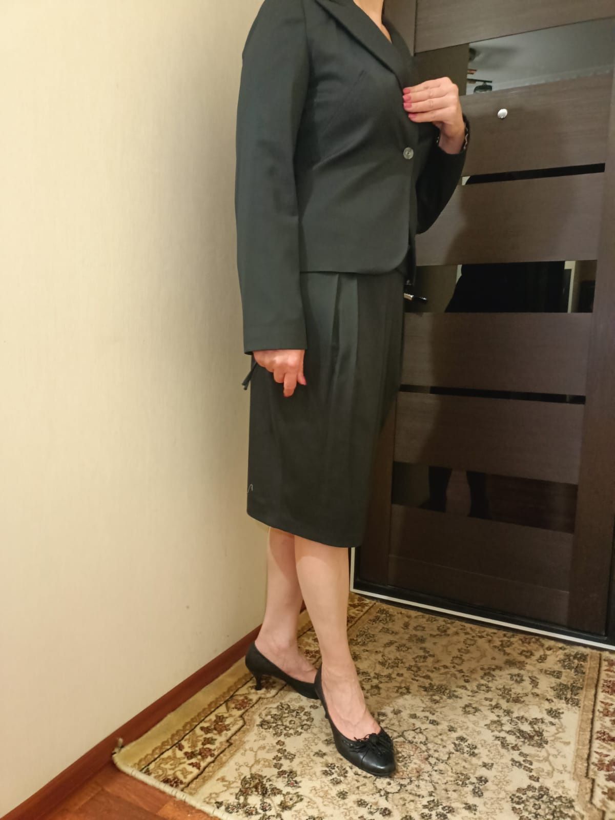 Продам женский костюм. Отличное состояние. Р-р 48-50. Торг.Б/у. Торг.