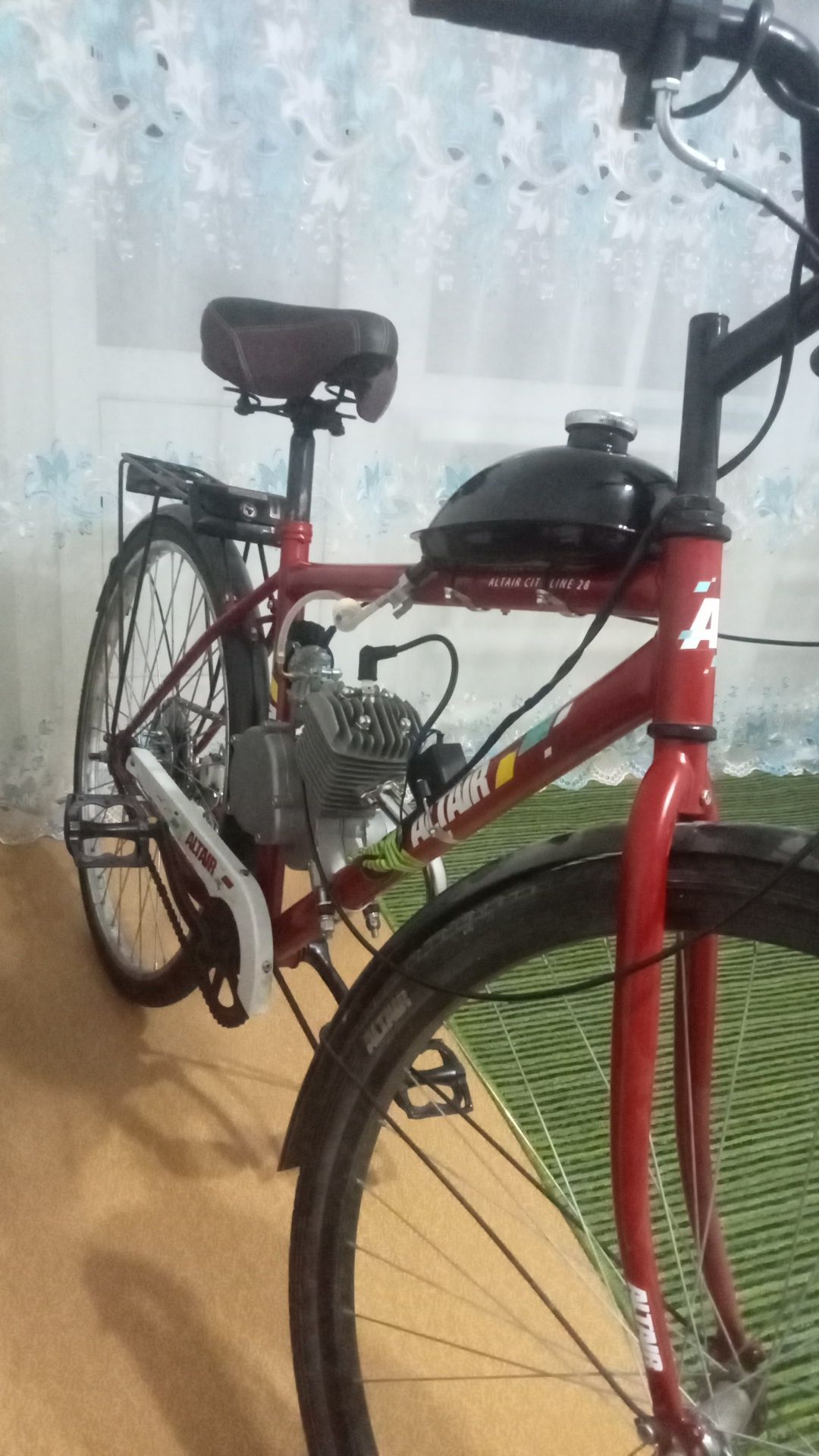 Продам велосипед с мотором состояние новое
