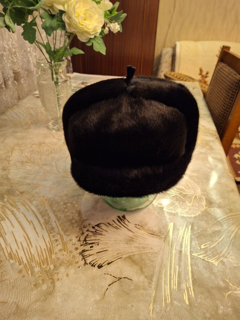 Шапка норковая форма кепки