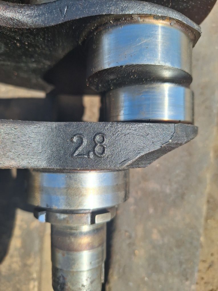 Коленвал Ауди 2.8