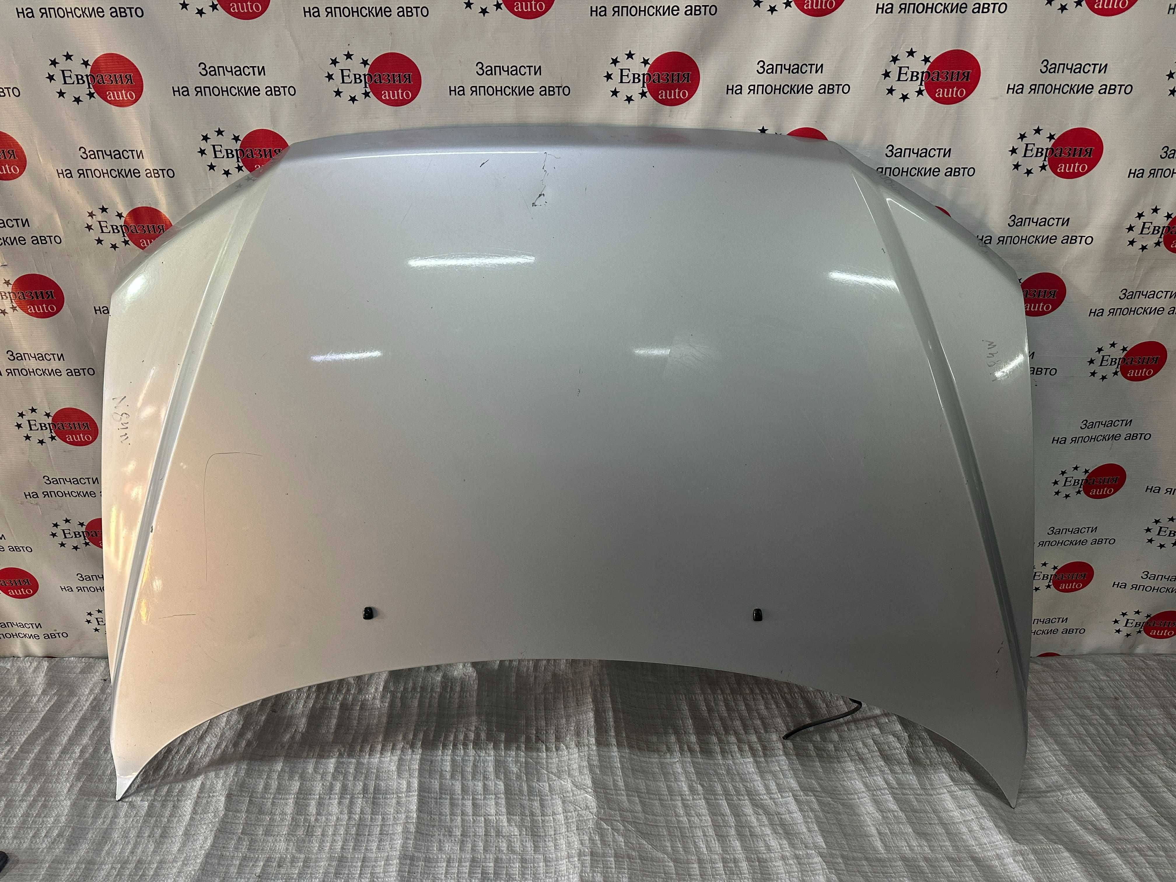 Капот Mitsubishi Chariot Grandis N84W, оригинал из Японии