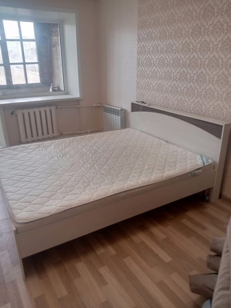 Спальная кровать