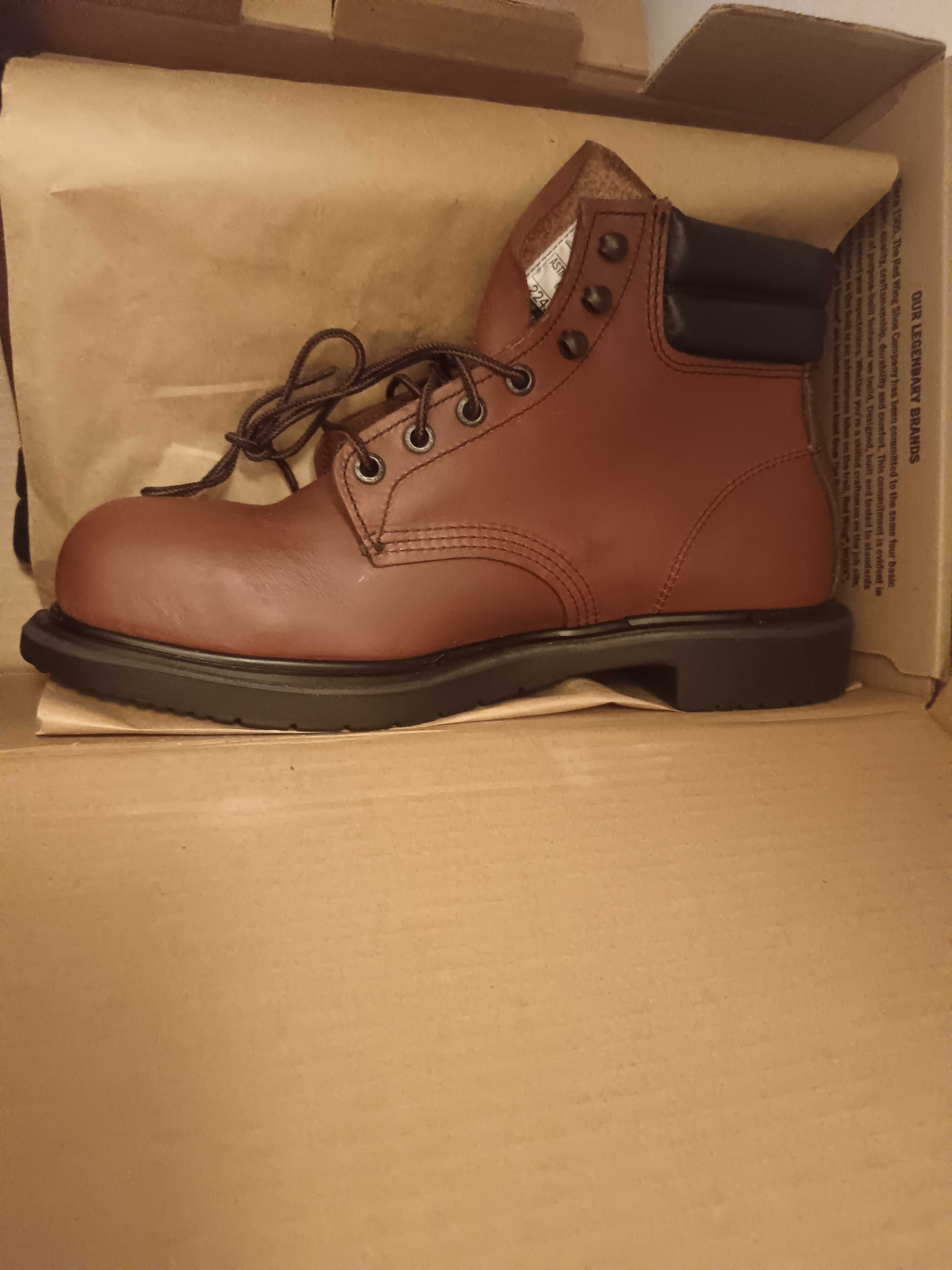 ТШО ботинка сатылады.ю RED WING Кулсарыда тұр. 37000 размер 42