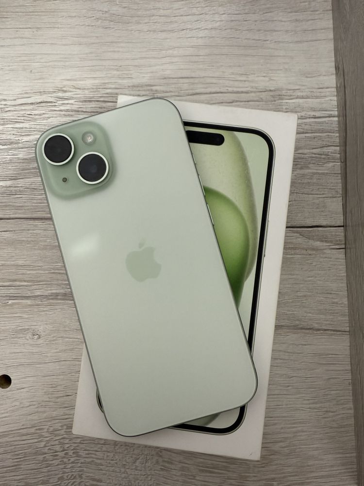 Продам iPhone 15 128 ГБ