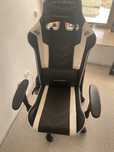 Игровое кресло dxracer