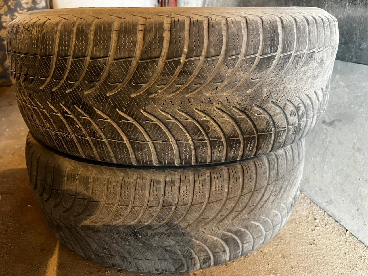 Зимние резины 215/55/R17