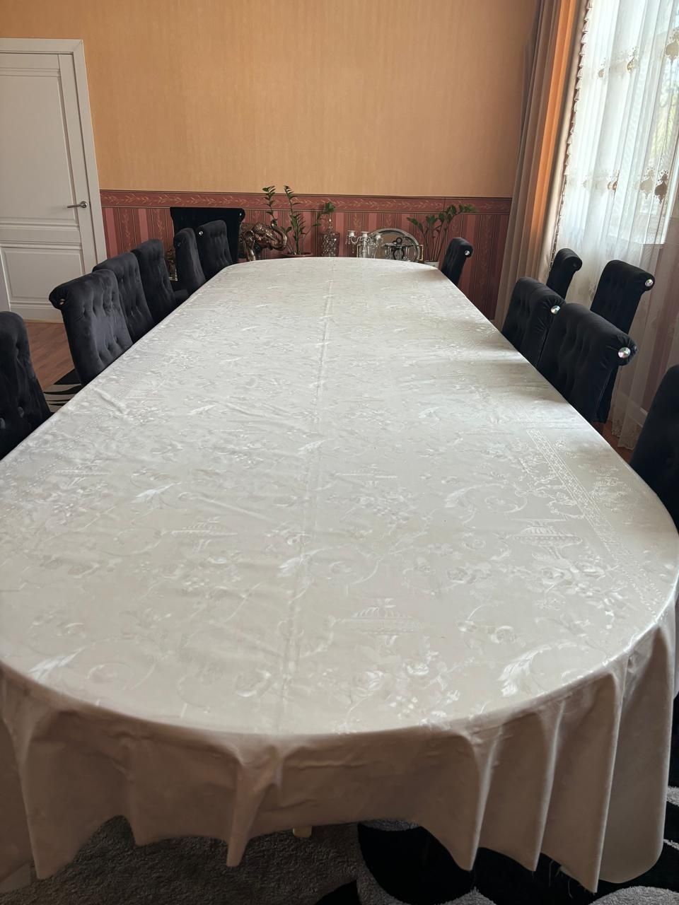 Продам стол длина 4 ,5 ширина 1 м20 см