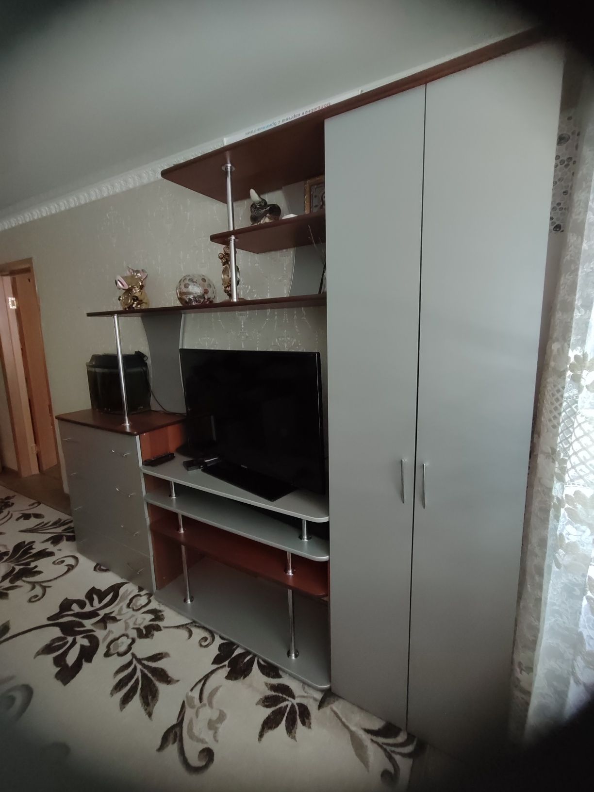 Продам Стенку под ТV