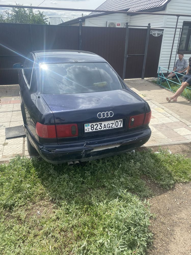Продам ауди а8 д2 в среднем состояние