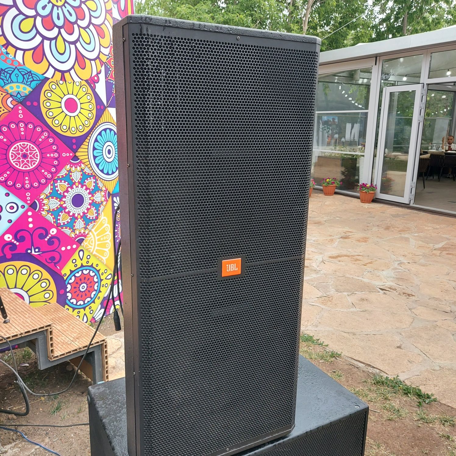 Колонки JBL SRX 725