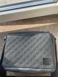 Продается оригинальная сумка Louis Vuitton District PM