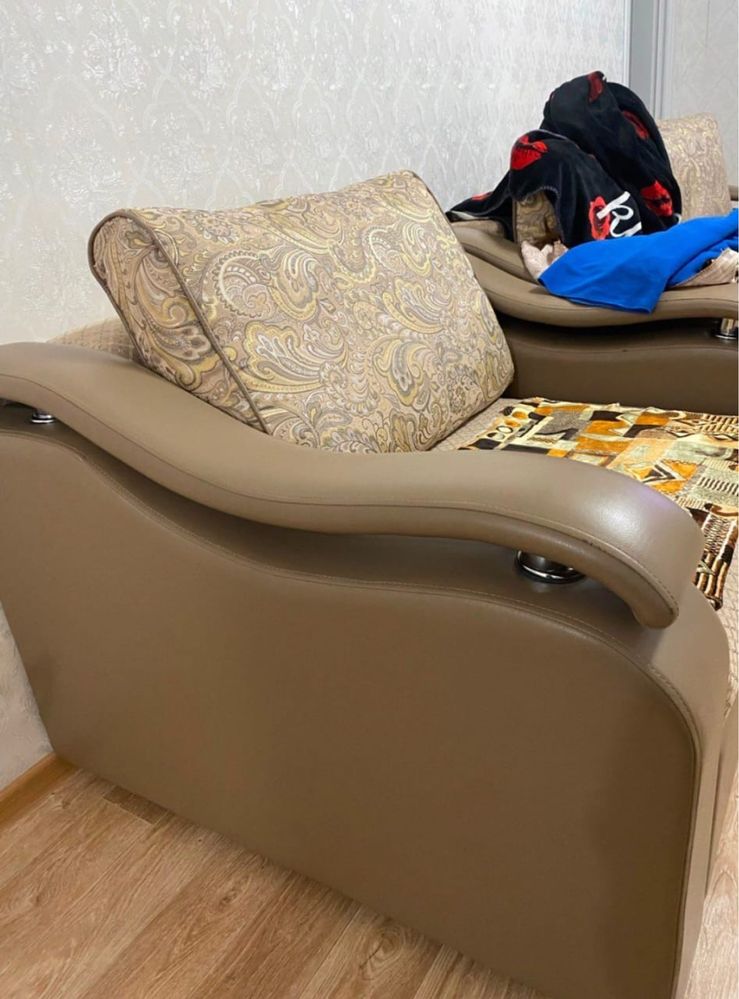 Продам диван 3-ку в хорошем состояний