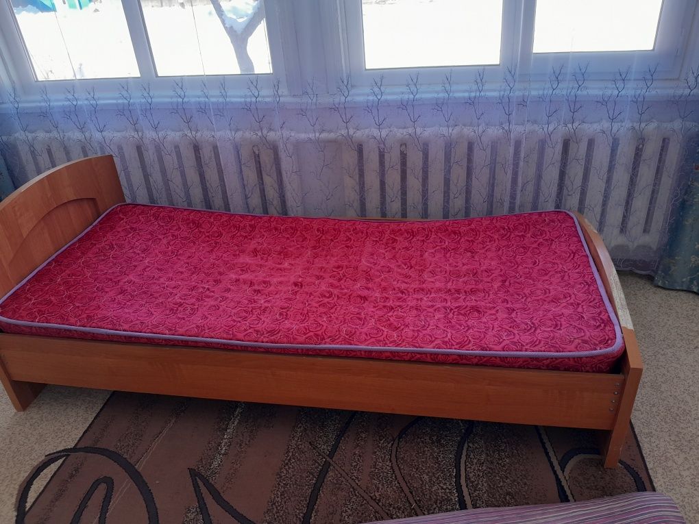 Продам кровать б/у