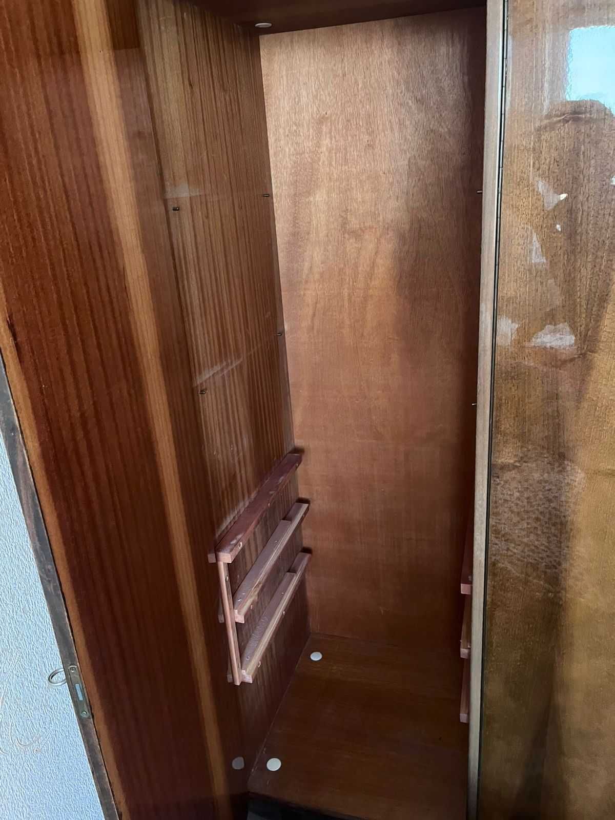 Продаю плательный шкаф