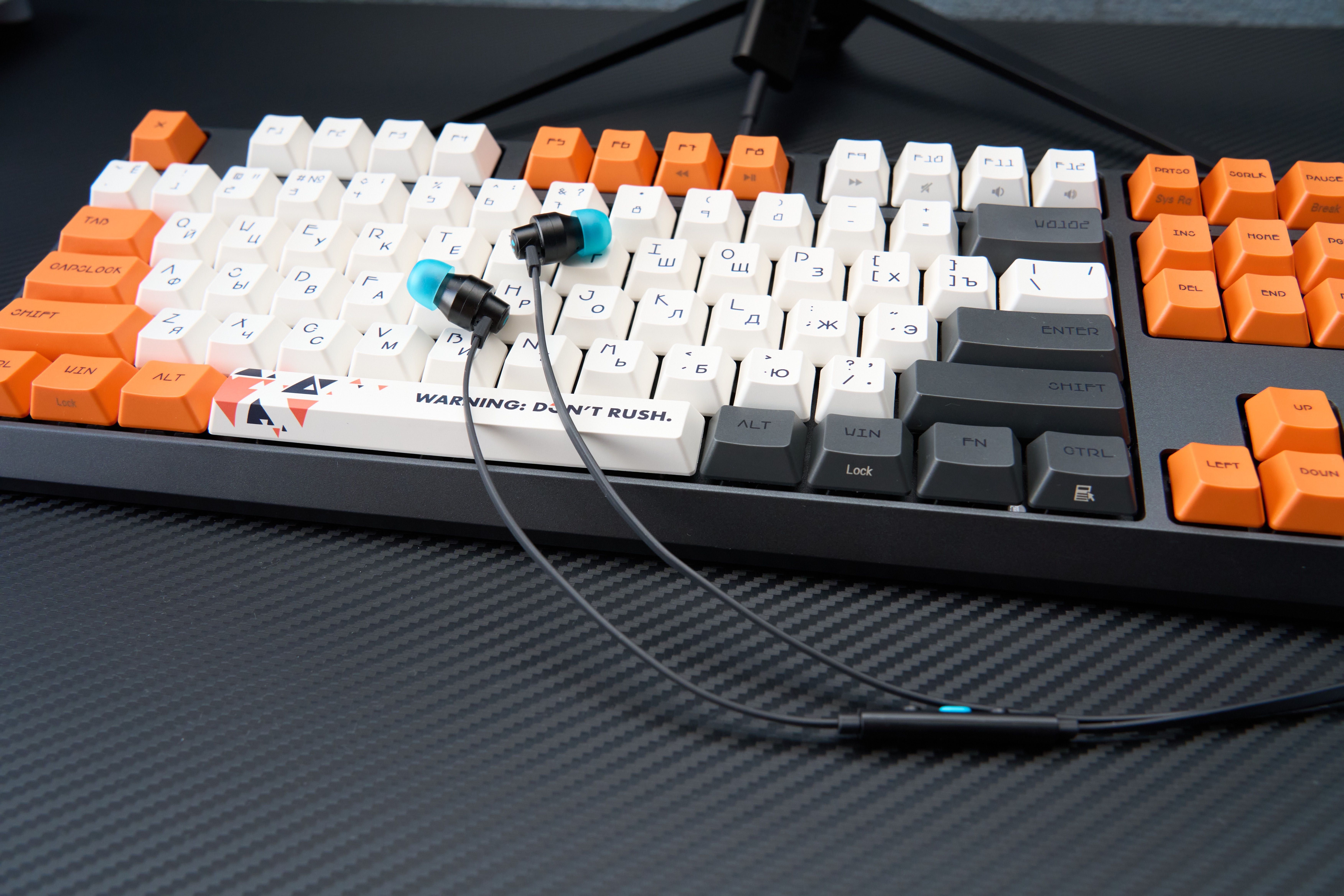 (RTX 4070) Компьютер (180hz/32gb/Logitech/superlight/varmilo)