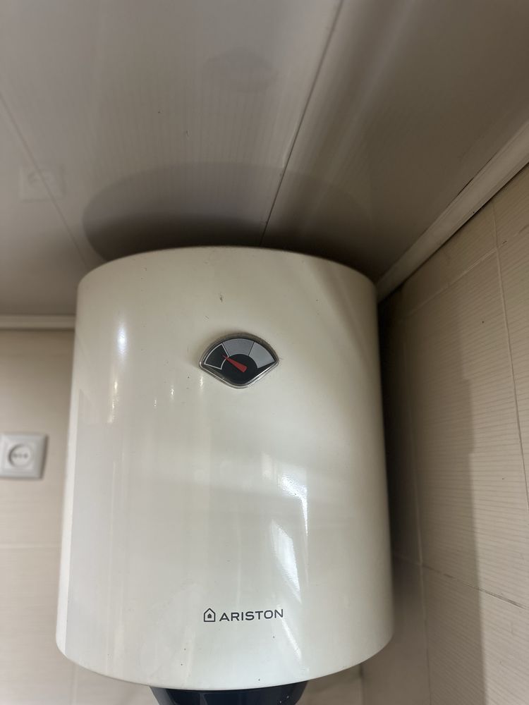 Водонагреватель Ariston