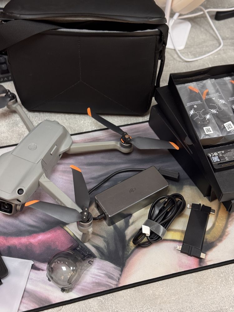 Дрон DJI Air 2S Fly More Combo серый