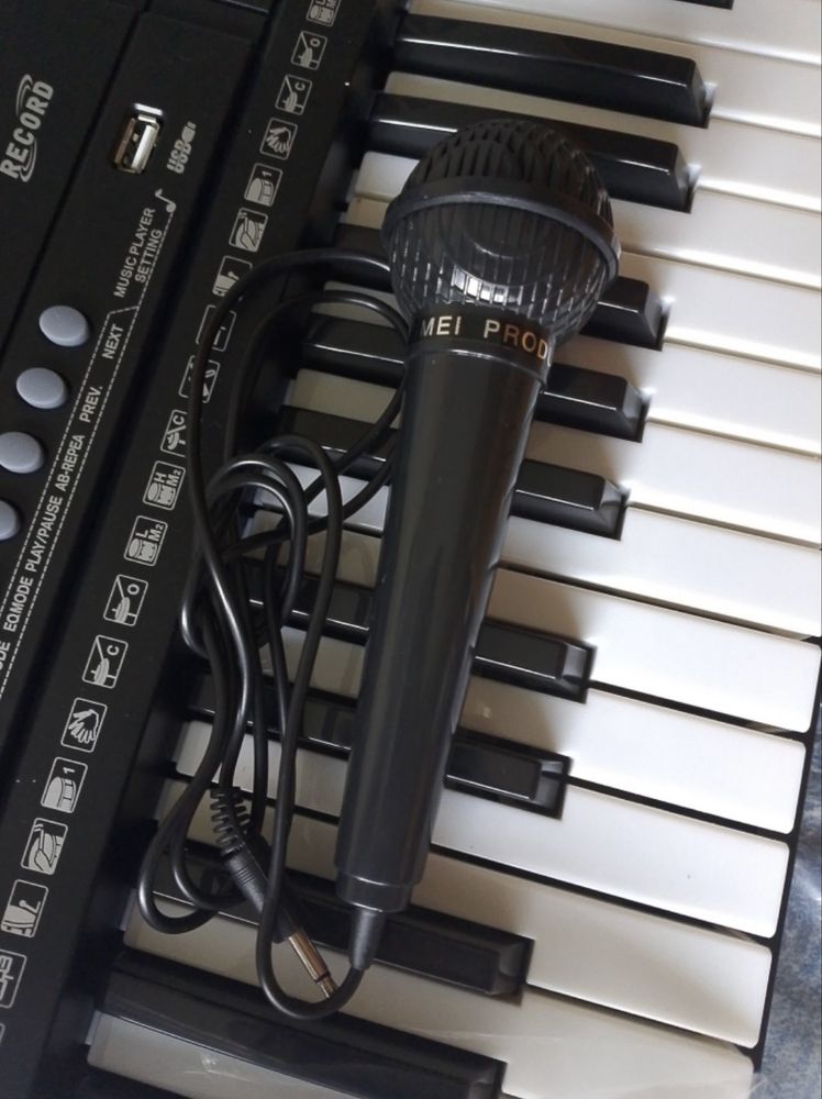 Продам сентезатор  Yongmei YM-3800 Black