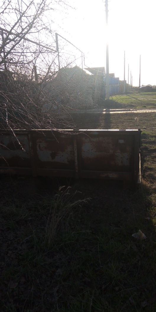 Продам площадки от прицепа к700