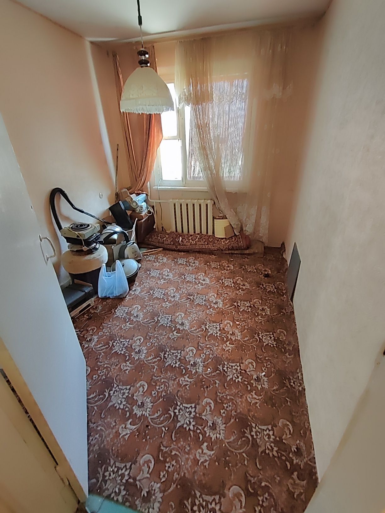 Продается 4-комн (4-40, 1 эт)