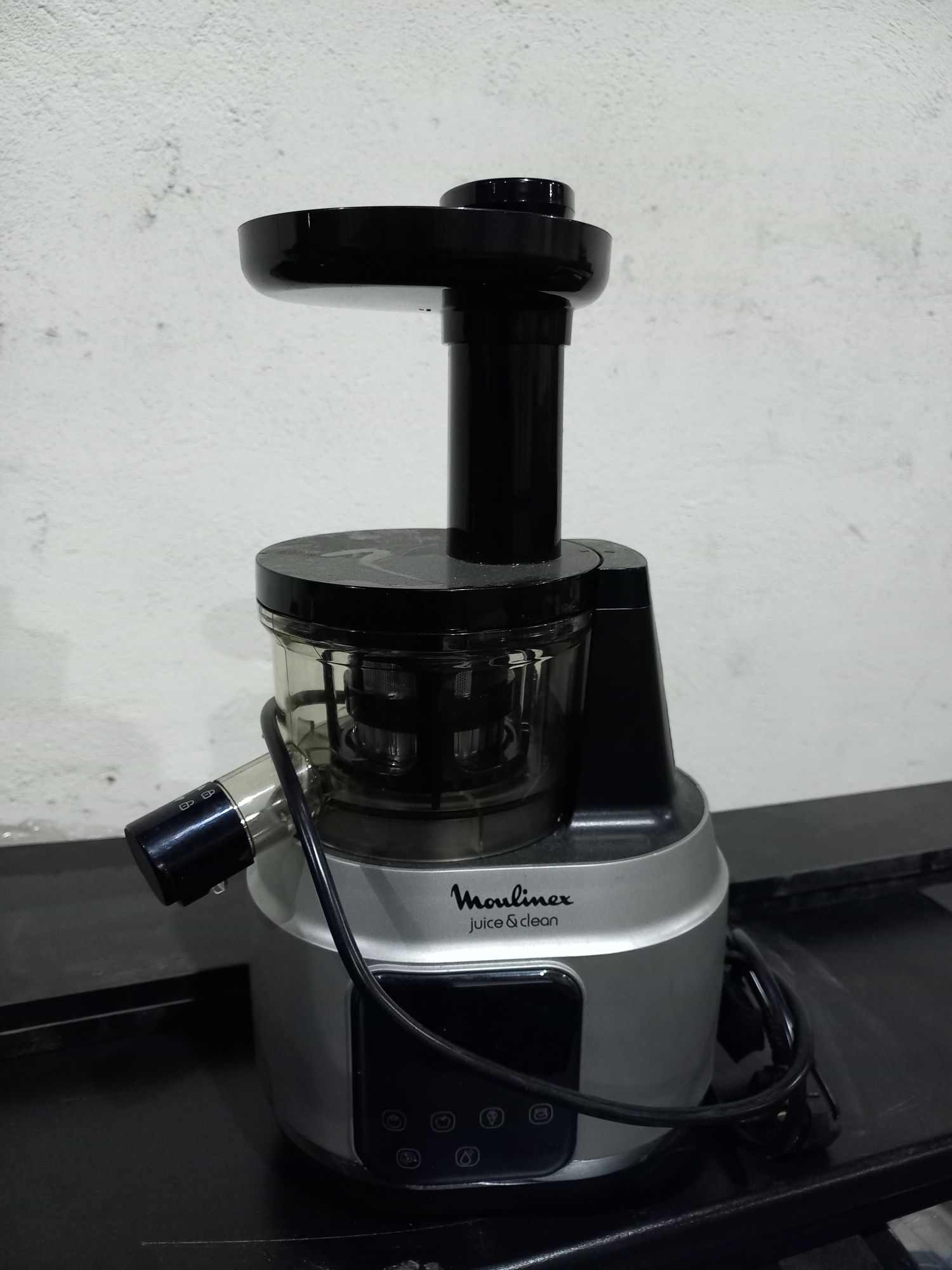 Соковыжималка Moulinex Juice & Clean ZU420E10