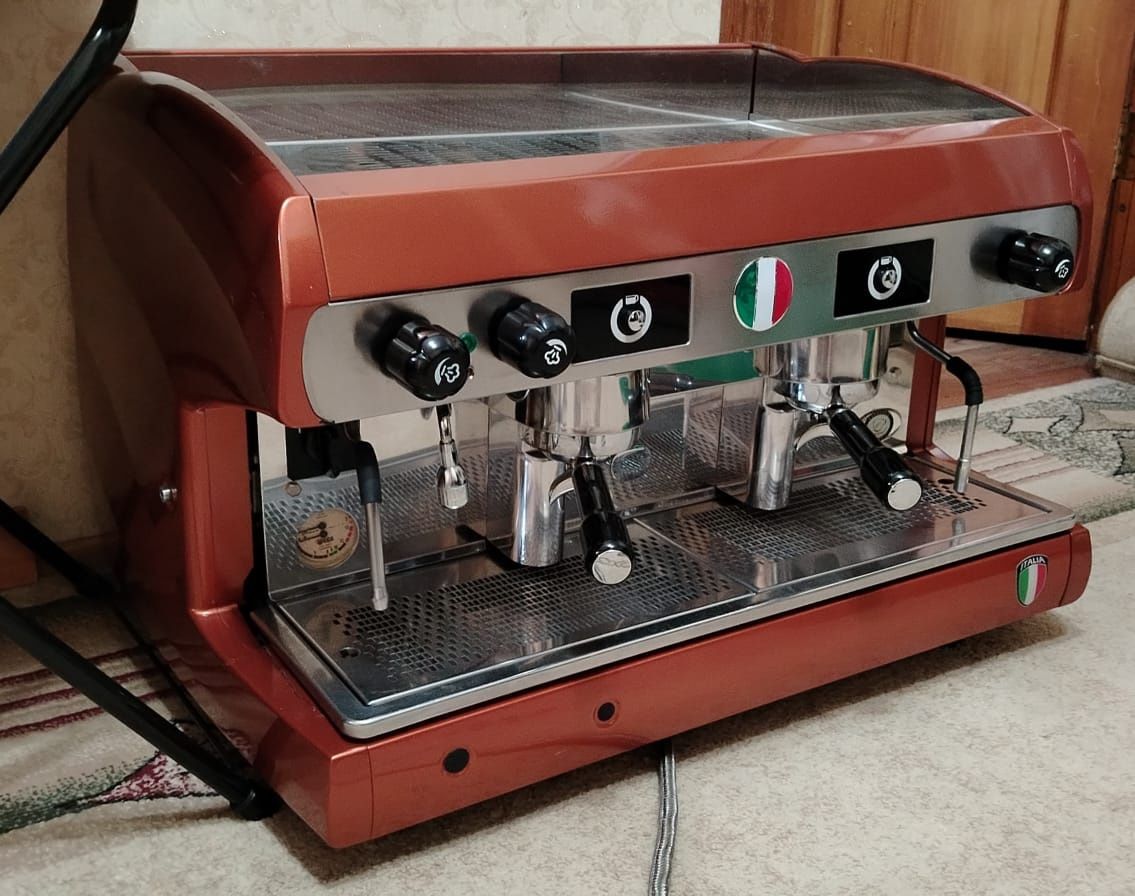Профессиональная Кофемашина Wega