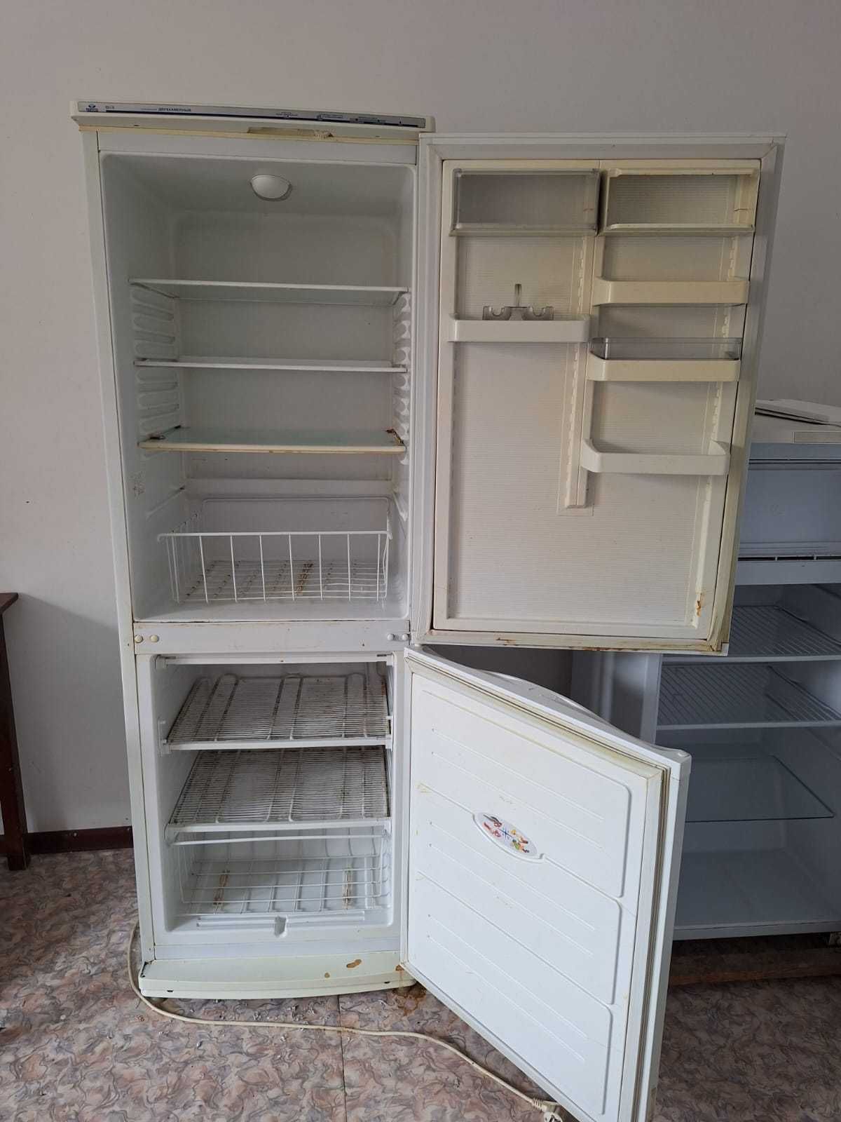 Холодильник Атлант, двухкамерный.