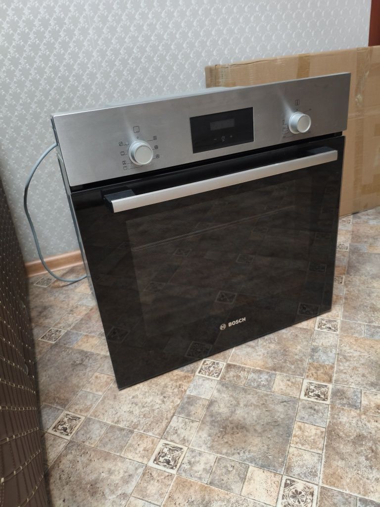 Продается духовной шкаф Bosch