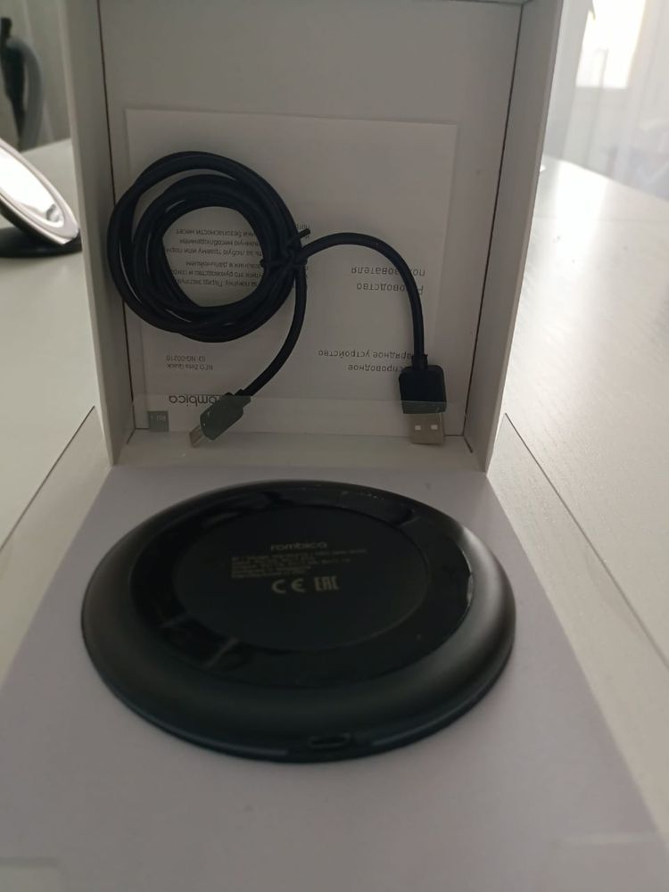 Беспроводная зарядка Rombica NEO Zeta Quick (Black)