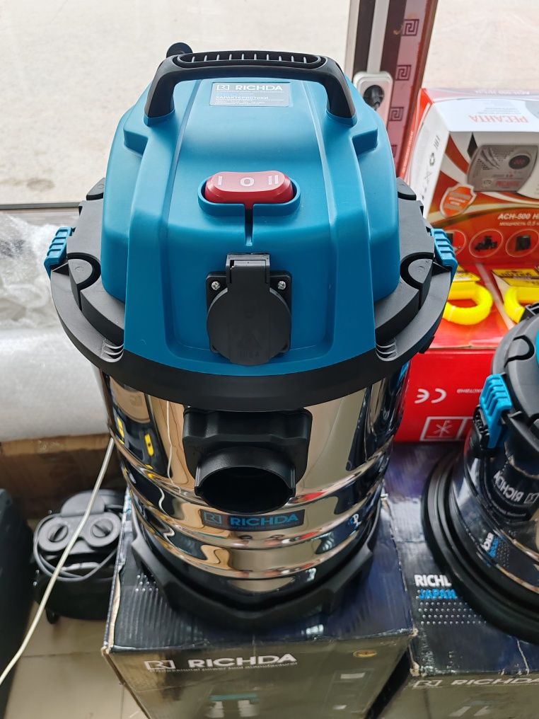 Строительный пылесос фирмы RICHDA 20, 30L,  1300Вт