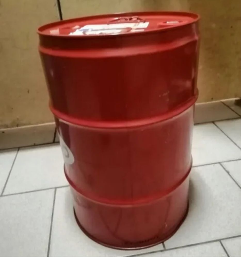 Продам бочки 200л б/у металлические