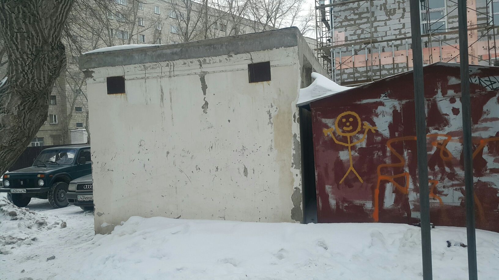 Гараж за маг. Купец (сейчас Инмарт) в центре города