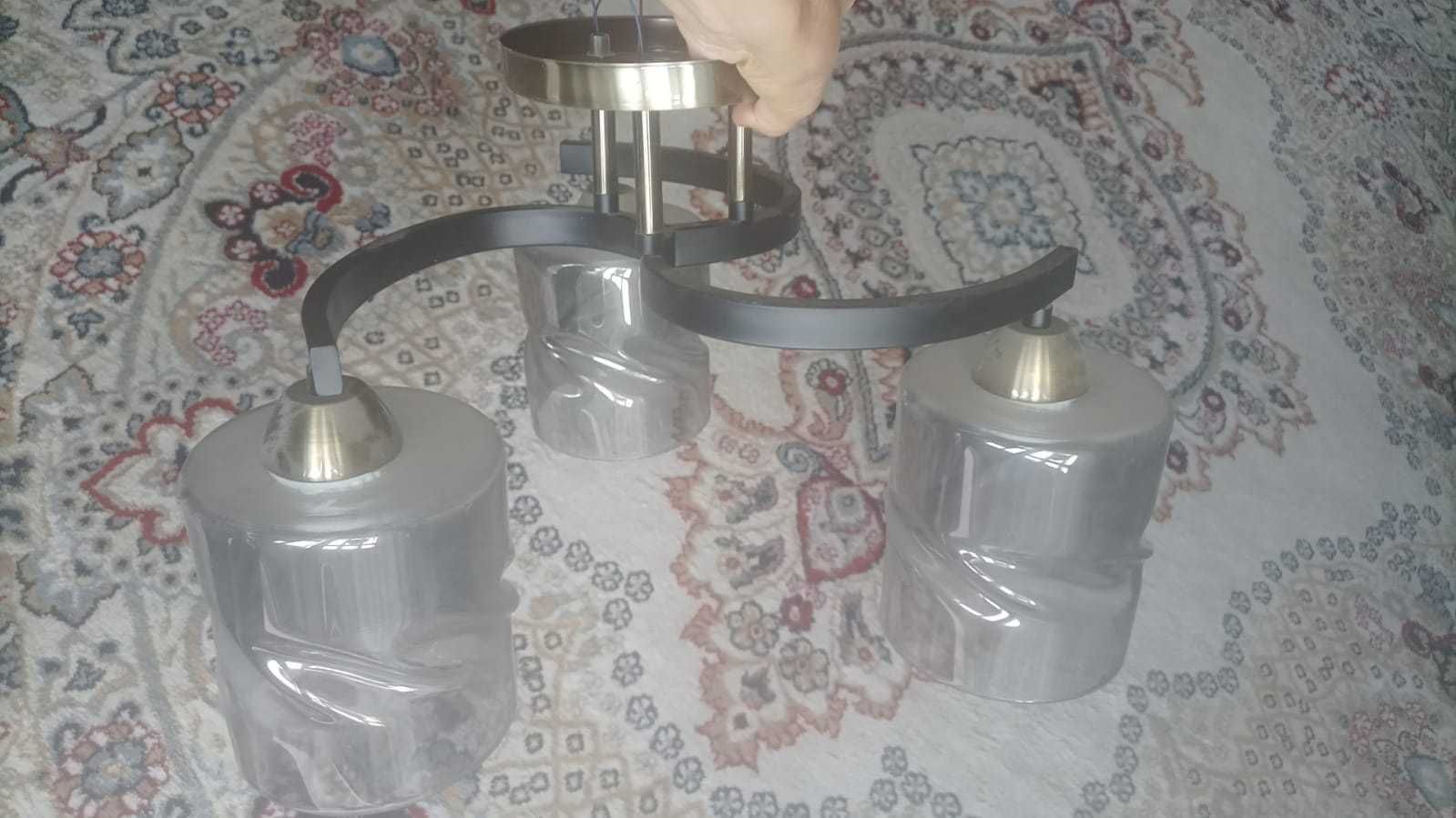 Продам Люстру  3 рожковую