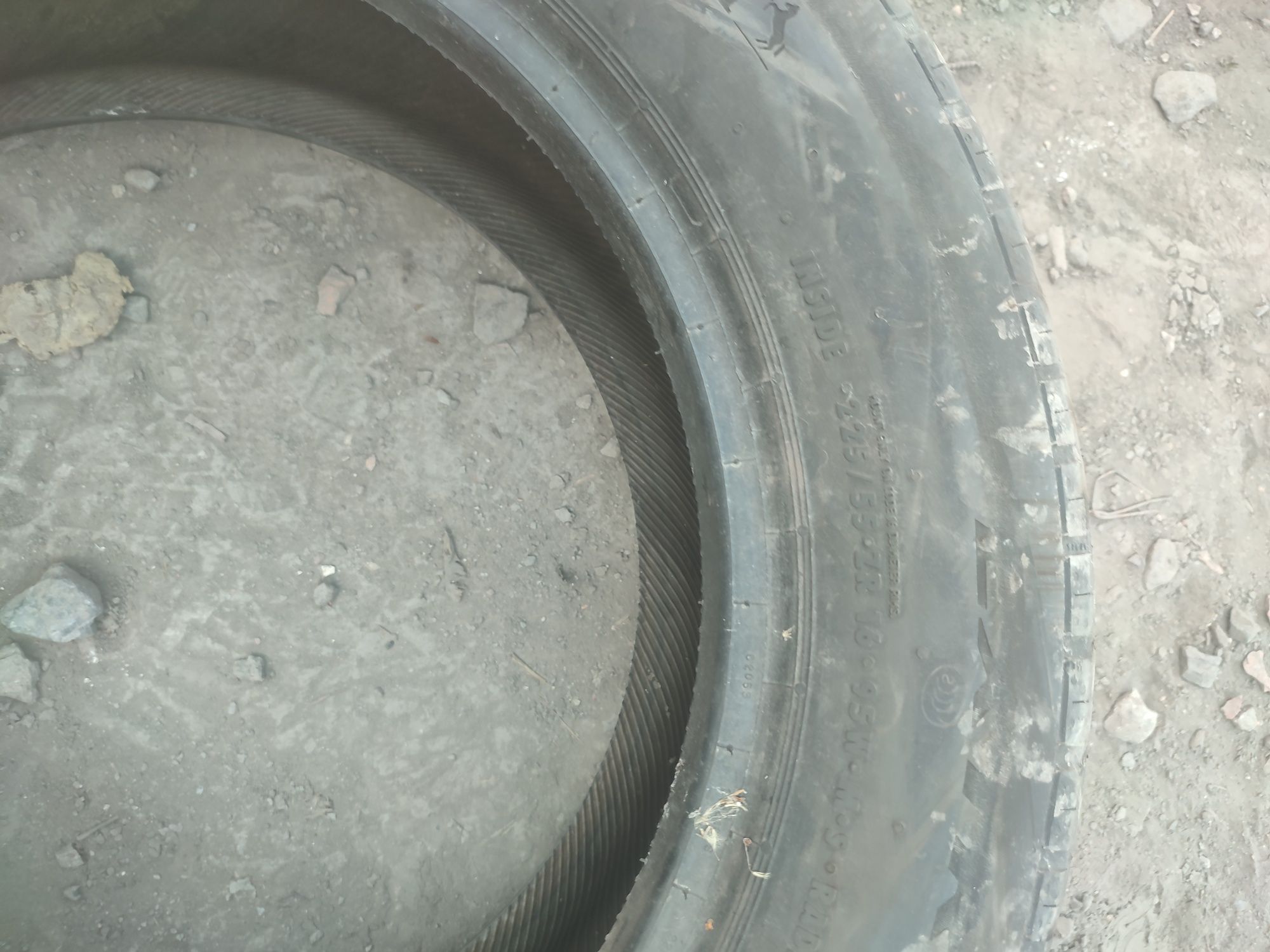 Шина безкамерка размер 225/55 ZR16