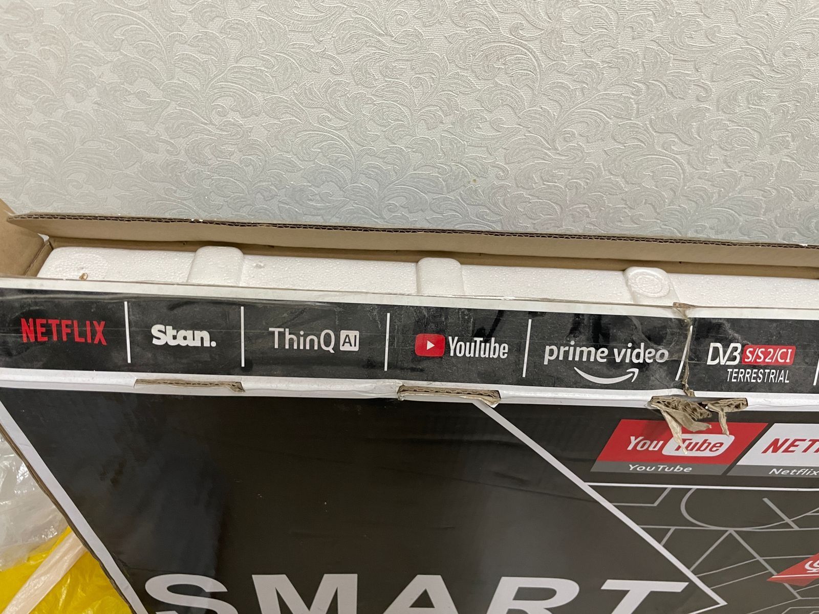 Телевизор марки Smart Q9