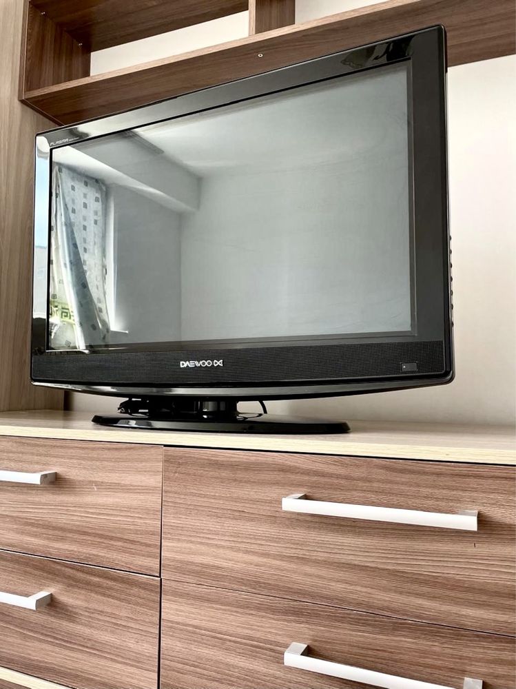 Телевизор б/у продается,  в подарок TV BOX