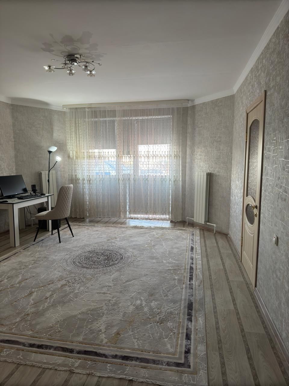 Сдам дом 2х этажный 250 КВ, ж м Рауан 272