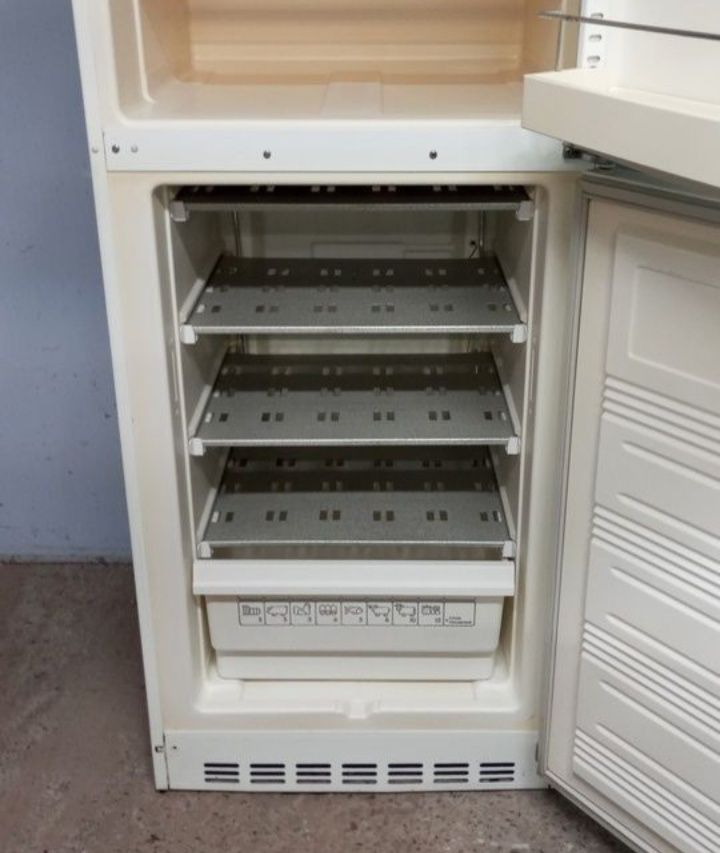 Отдам даром холодильник