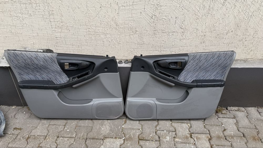 Дверные карты (обшивки) Subaru Forester sf5