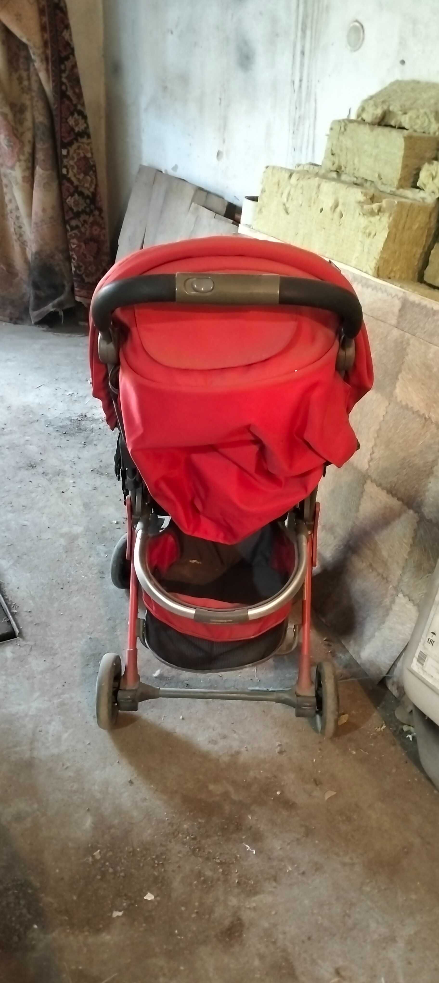 Продается детская коляска chicco
