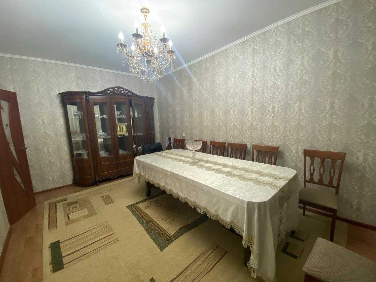 4-комнатный кв. в 10-мкр-не, на 4-этаже не угловая, улуч. пл.
