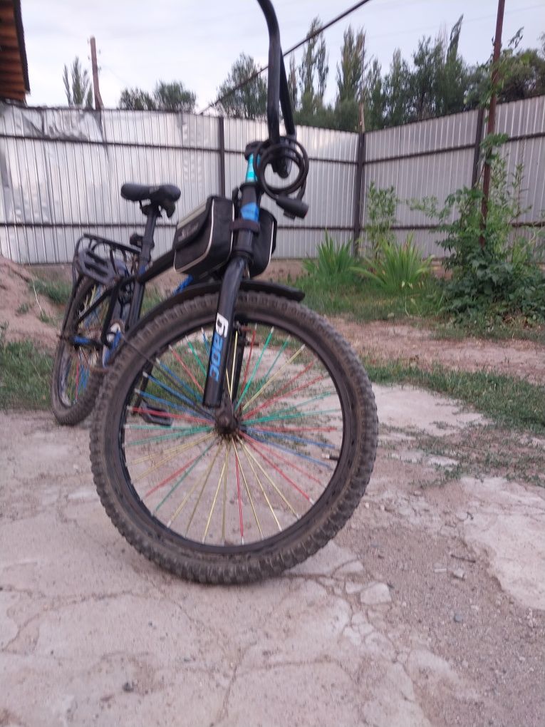 Велосипед в хорошем состояние